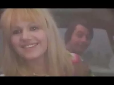 એક ડિક ગરમ સેકસી વીડીયો ઓપન pussy માં ઉતરે છે