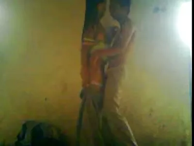 રેવેન પળિયાવાળું Milf masturbates સેકસી વીડીયો હિન્દી અને fucks