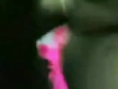 ટેન્ડ સોનેરી એક ટોટીને ખુશ સેકસ કરે છે