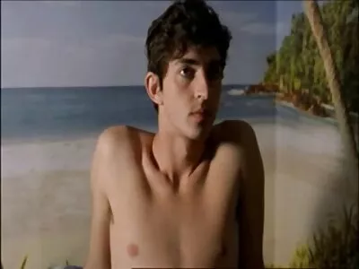 Cutie એક Blowjob સાથે તેના BF કૃપા સેકસી ફીલમ કરીને