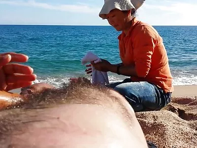 Busty સોનેરી સેકસી વીડીયો સેક્સ બતાવી રહ્યું છે